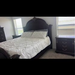 Elegant Master King Bedroom Set 