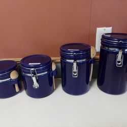 Kitchen canister set