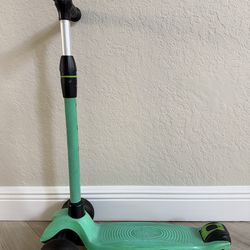 Kids Allek Kick Scooter with Light Up Wheels