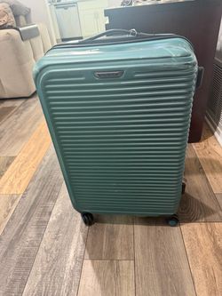 Travel Select Hard Shell Spinner Luggage