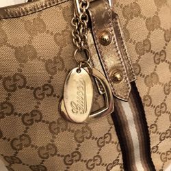 Like New ~ Gucci Reversible Tote Bag Monogram Side & Black Side ~ Two Bags  In One! for Sale in Wellington, FL - OfferUp