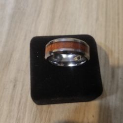 Men Tugsten Ring With Box $60 Size 9.5