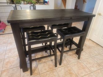 Bar top height dining room table w/4 stools