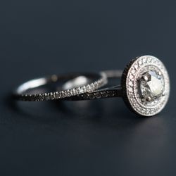 Custom Women’s Engagement & Wedding Band Rings
