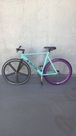 Aventon Fixie Single Speed Bike – Purple Rim – New Tubes & Pedals