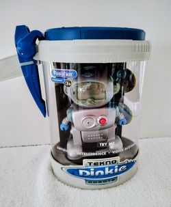 COLLECTOR  Tekno Dinkie Robots  Fubo’kie (Dad-Bot) 2001 Manley Toy Quest NIB
