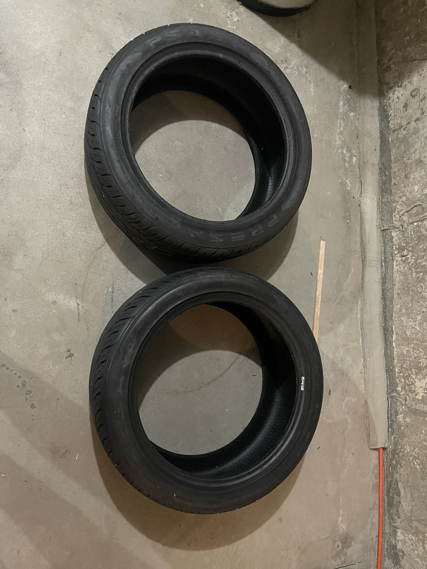 (2) PRESA Tire 235/45 R18