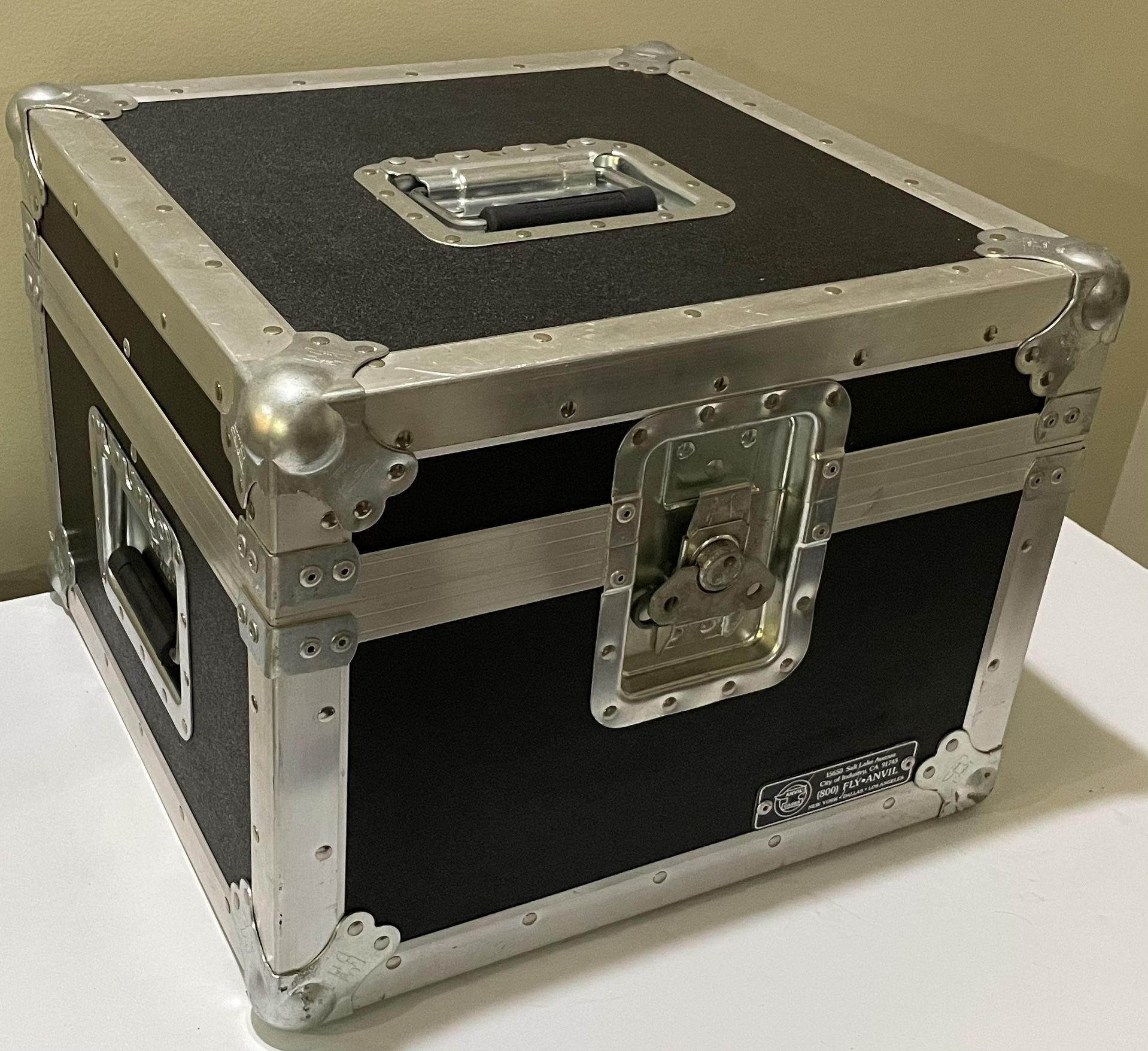 Heavy Duty Anvil Foam Insulated Utility Case 17.5" x 17" x 13.25"