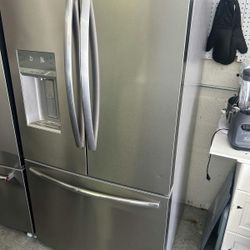 All features Refrigerator Fridge Frigidaire Yes it works