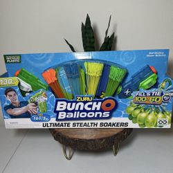 Zuru Bunch O Balloons 130+ Self-Sealing Water Balloons with 2 Ultimate Stealth Soakers