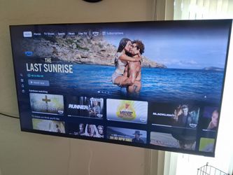 40-in Smart TV like new condition with remote works great $80