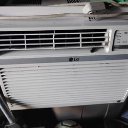 LG 10000 Btuh Air Conditioner 