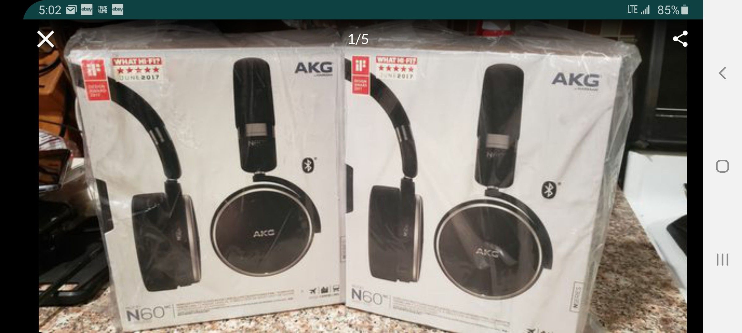 2 akg wireless headphones and 2 gear vr with controller