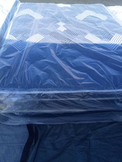 Brand new queen size pillowtop mattress and box spring free delivery depends on location