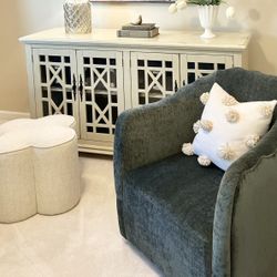 Gorgeous New Pair of Swivel Chairs 