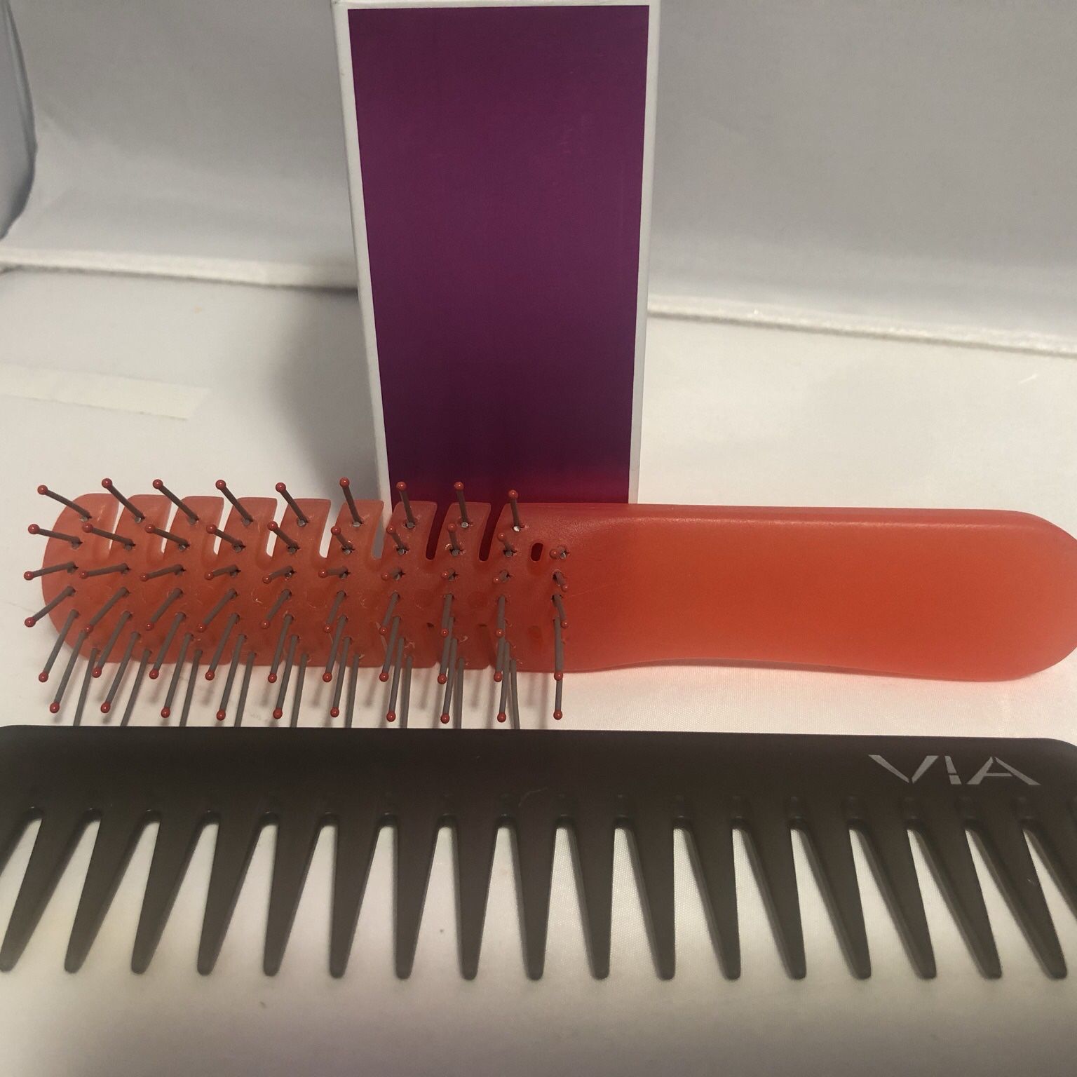 VIA Brush And Comb Set