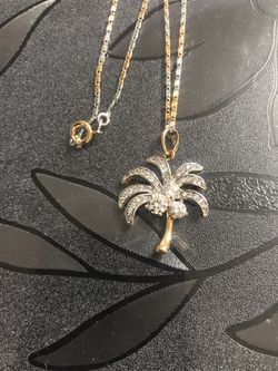 Gold plated pendant with chain