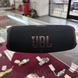 JBL Charge 5