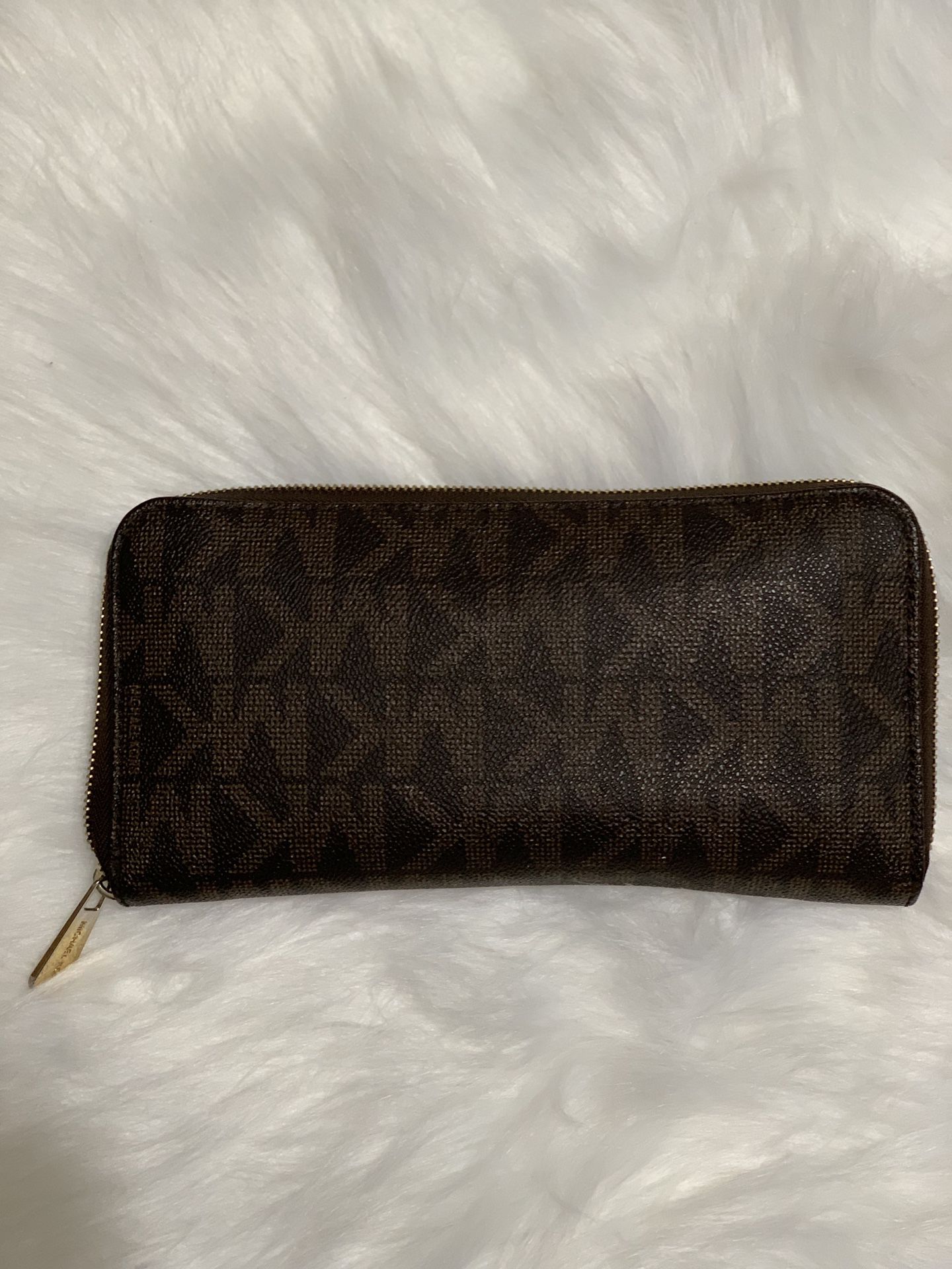 Michael Kors purse and wallet from Dillards for Sale in Katy, TX - OfferUp
