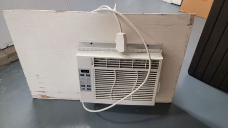 GE 16" Air Conditioner
