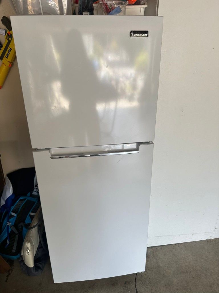Magic Chef Refrigerator