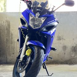 2009 Yamaha FZ6R