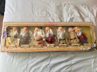 Vintage Snow White and Seven Dwarfs doll set