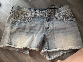 Miss Me JE8055H6 Denim Shorts Embellished Sz 29 Waist, 3 Inseam, Color LT 47