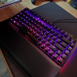 Razer Blackwidow V4 75% 