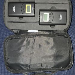 Comica wireless microphone system with case. WM100-RX