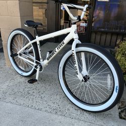 SE Bikes Maniacc Flyer BMX Bike Arctic White