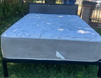Nice full size bed with good mattress