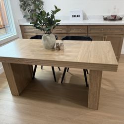 Dinning Table 