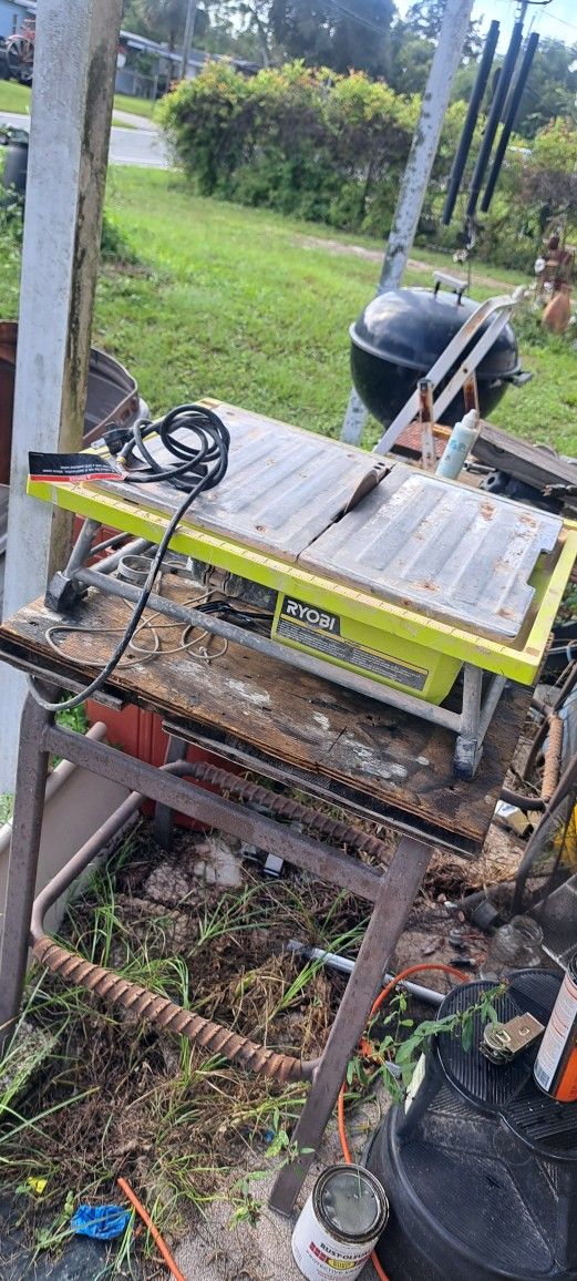 Tile and masonry cutter By ryobi