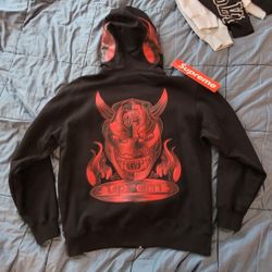 Supreme Hoodie
