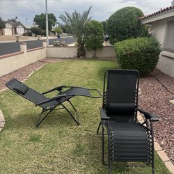 Set of 2 Zero Gravity Chairs - Foldable Reclining Lounge Chairs