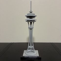 Lego Architecture Seattle Space Needle Set 21003 - Retired Complete (2009)