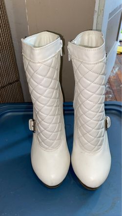 White boots from shoe dazzle