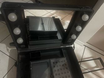 Professional Rolling Makeup Artist Train Case with Lights