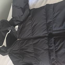 North Face puffer jacket, rarely worn, a kids large / medium 