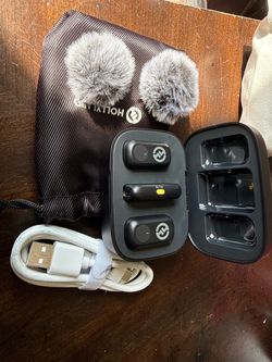 Hollyland lark A1 wireless mics
