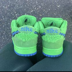 Grateful Dead SB Dunks “Green Bear”