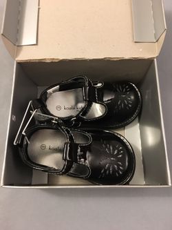 Girls Shoes - Size 3 - New