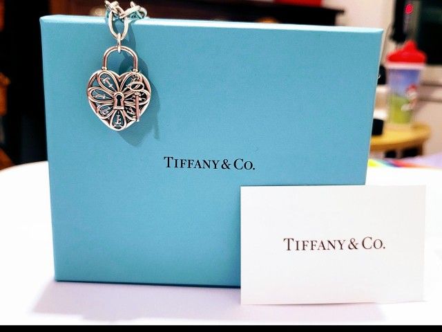 ✨ Tiffany & Co. Retired Filigree Heart Lock Necklace – Sterling Silver – Oval Link Chain – Box/Pouch✨