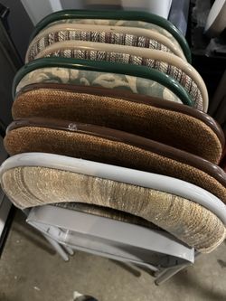 Lot of metal folding chairs, 21 total In Excellent Condition