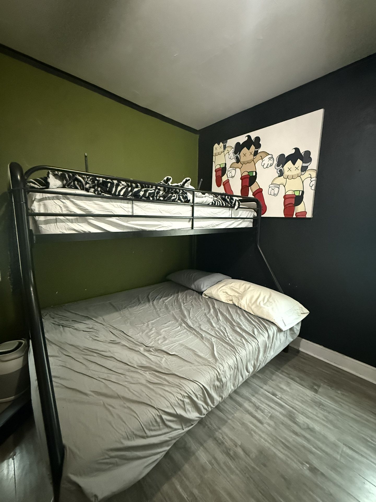 BUNK BED