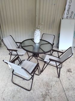 Outdoor table and chair set