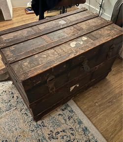 Wooden Trunk- vintage