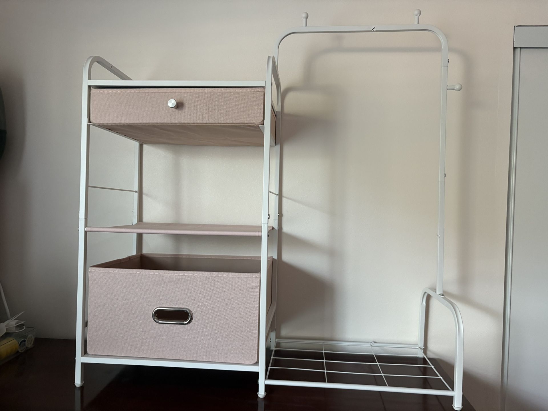 clothing rack new for kid pink color