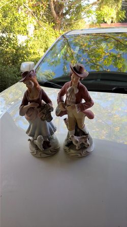 Porcelain Colonial Couple Figurine Set